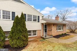 14724 Braddock Rd, Centreville, VA 20120 - Photo 3