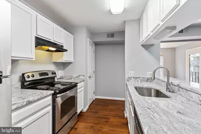 4108 Monument Court #204, Fairfax, VA 22033 - Photo 5