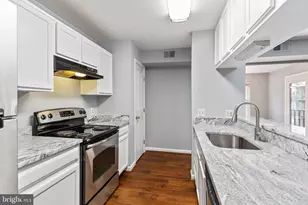 4108 Monument Ct, Fairfax, VA 22033 - Photo 5