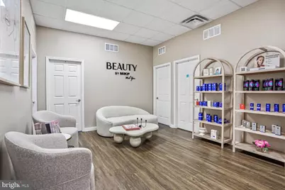 7121 Leesburg Pike #2-2, Falls Church, VA 22043 - Photo 3