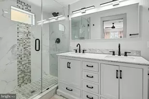 2813 James Dr, Alexandria, VA 22303 - Photo 37