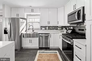 2813 James Dr, Alexandria, VA 22303 - Photo 9