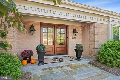 6304 Dunaway Court, McLean, VA 22101 - Photo 5