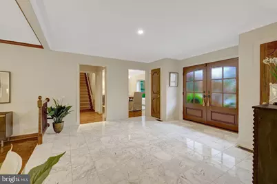 6304 Dunaway Court, McLean, VA 22101 - Photo 7