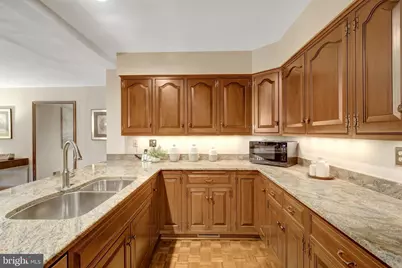 6304 Dunaway Court, McLean, VA 22101 - Photo 25