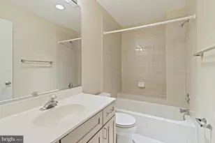 7107 Roxann Rd, Alexandria, VA 22315 - Photo 37