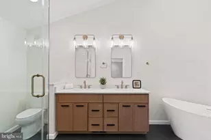 10124 Captain Hickory Pl, Great Falls, VA 22066 - Photo 45