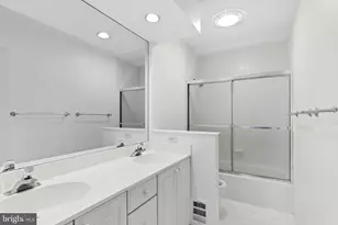 10124 Captain Hickory Pl, Great Falls, VA 22066 - Photo 57