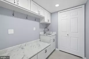 9930 S Park Cir, Fairfax Station, VA 22039 - Photo 25