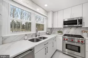 9930 S Park Cir, Fairfax Station, VA 22039 - Photo 17