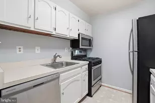 5902 Cove Landing Rd, Burke, VA 22015 - Photo 7