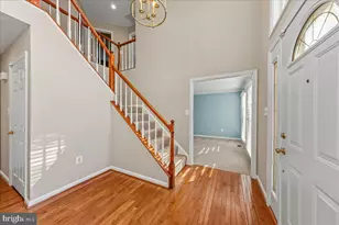 6902 Compton Heights Cir, Clifton, VA 20124 - Photo 3