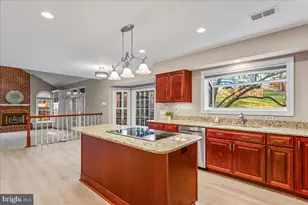 6902 Compton Heights Cir, Clifton, VA 20124 - Photo 11