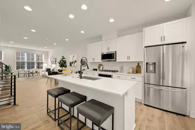 11246 Faraday Park Drive, Reston, VA 20190 - Photo 5