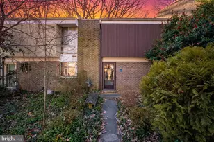 1781 Wainwright Dr, Reston, VA 20190 - Photo 1