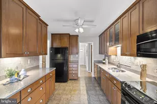 7515 Fairwood Ln, Falls Church, VA 22046 - Photo 13