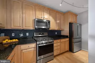 13048 Cabin Creek Rd, Herndon, VA 20171 - Photo 23