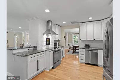 11607 Helmont Drive, Oakton, VA 22124 - Photo 15