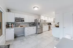 2002 Golf Course Dr, Reston, VA 20191 - Photo 13