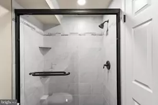 8385 Brockham Dr, Alexandria, VA 22309 - Photo 17