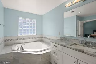 11477 Waterhaven Ct, Reston, VA 20190 - Photo 37