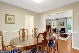 8705 Side Saddle Rd, Springfield, VA 22152 - Photo 15