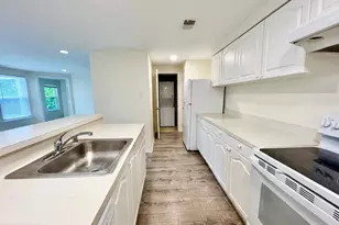 4342 Pembrook Village Dr, Alexandria, VA 22309 - Photo 7