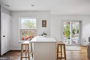 7136 Lake Cove Dr, Alexandria, VA 22315 - Photo 11