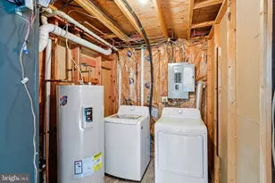 12016 Trossack Rd, Herndon, VA 20170 - Photo 21