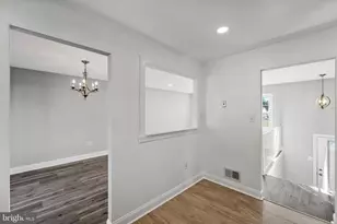 12016 Trossack Rd, Herndon, VA 20170 - Photo 5