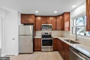 12016 Trossack Rd, Herndon, VA 20170 - Photo 3