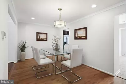 10155 Oakwood Chase Court, Oakton, VA 22124 - Photo 5