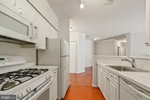 12913 Alton Square, Herndon, VA 20170 - Photo 5