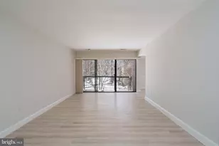 9713 Kings Crown Ct, Fairfax, VA 22031 - Photo 5