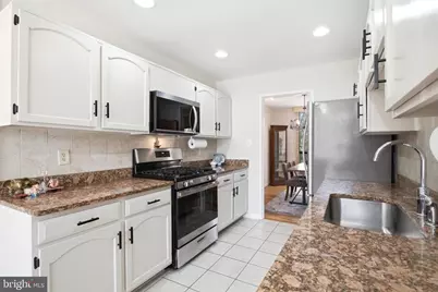 4938 Sauquoit Lane, Annandale, VA 22003 - Photo 5