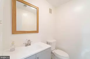 5105 Spring Rock Ct, Fairfax, VA 22032 - Photo 9