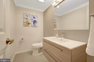 12111 Holly Knoll Cir, Great Falls, VA 22066 - Photo 7