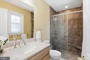 3519 Woodburn Rd, Annandale, VA 22003 - Photo 23