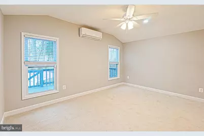 9705 Locust Hill Drive, Great Falls, VA 22066 - Photo 17