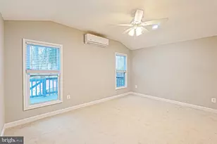 9705 Locust Hill Dr, Great Falls, VA 22066 - Photo 17