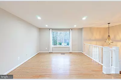 9705 Locust Hill Drive, Great Falls, VA 22066 - Photo 5