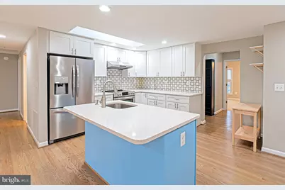 9705 Locust Hill Drive, Great Falls, VA 22066 - Photo 11