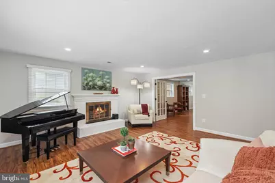 9322 Glenbrook Road, Fairfax, VA 22031 - Photo 5