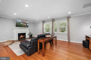 9322 Glenbrook Rd, Fairfax, VA 22031 - Photo 21