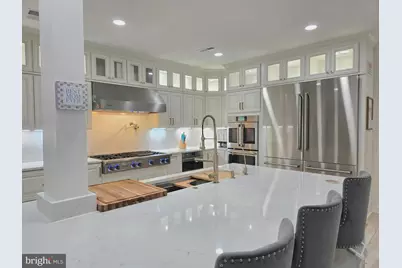 4702 Leighfield Valley Drive, Chantilly, VA 20151 - Photo 17