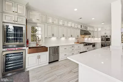 4702 Leighfield Valley Drive, Chantilly, VA 20151 - Photo 9