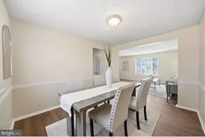 8303 White Star Court, Springfield, VA 22153 - Photo 9