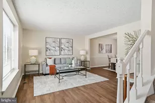 8303 White Star Ct, Springfield, VA 22153 - Photo 3