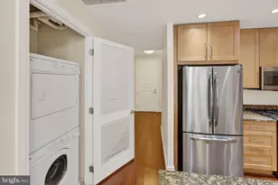 8220 Crestwood Heights Dr, McLean, VA 22102 - Photo 11