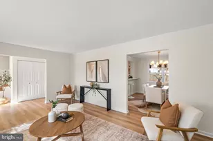 7936 St Dennis Dr, Springfield, VA 22153 - Photo 9